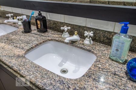 Apartamento à venda com 285m², 4 quartos e 4 vagas Apartamento à venda com 285m², 4 quartos e 4 vagasDetalhe do Banheiro da Suíte 1