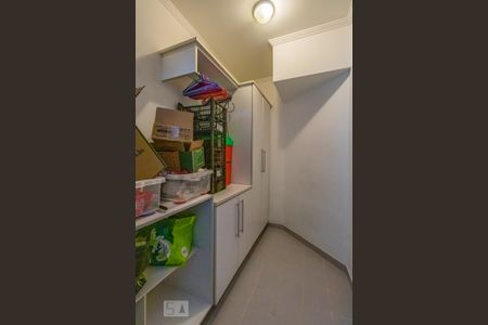 Apartamento à venda com 285m², 4 quartos e 4 vagas Apartamento à venda com 285m², 4 quartos e 4 vagasDetalhe da Área de Serviço