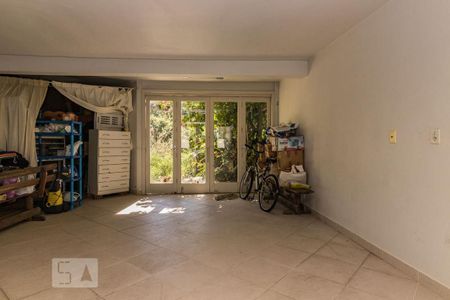 Casa à venda com 268m², 3 quartos e 2 vagas Casa à venda com 268m², 3 quartos e 2 vagasGaragem