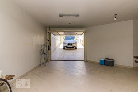 Casa à venda com 268m², 3 quartos e 2 vagas Casa à venda com 268m², 3 quartos e 2 vagasGaragem
