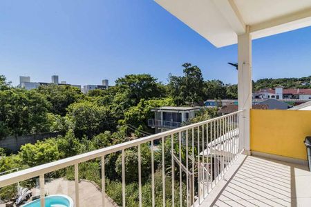 Casa à venda com 268m², 3 quartos e 2 vagas Casa à venda com 268m², 3 quartos e 2 vagassacada