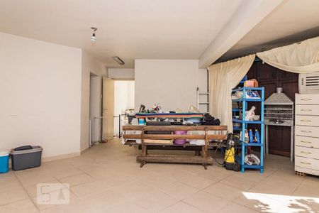 Casa à venda com 268m², 3 quartos e 2 vagas Casa à venda com 268m², 3 quartos e 2 vagasGaragem