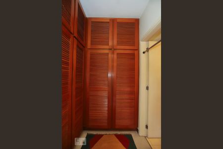 Apartamento à venda com 104m², 2 quartos e 1 vagaQuarto 2 - Armários