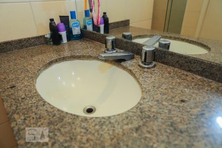 Apartamento à venda com 104m², 2 quartos e 1 vagaBanheiro da Suíte