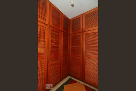 Apartamento à venda com 104m², 2 quartos e 1 vagaQuarto 2 - Armários