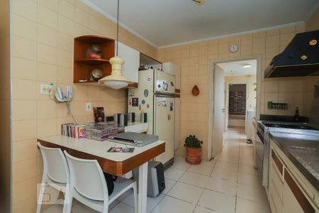 Apartamento à venda com 104m², 2 quartos e 1 vagaCozinha