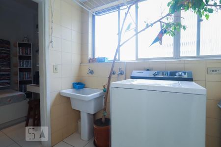 Apartamento à venda com 104m², 2 quartos e 1 vagaÁrea de Serviço