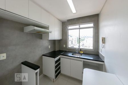 Apartamento à venda com 60m², 2 quartos e 2 vagasCozinha