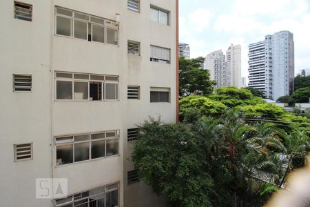 Vista  de apartamento para alugar com 3 quartos, 100m² em Indianópolis, São Paulo