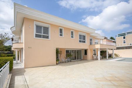 Casa de condomínio à venda com 900m², 5 quartos e sem vaga Casa de condomínio à venda com 900m², 5 quartos e sem vagaQuintal