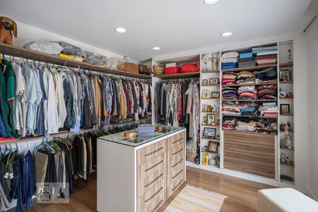 Casa de condomínio à venda com 900m², 5 quartos e sem vaga Casa de condomínio à venda com 900m², 5 quartos e sem vagaSuíte 2