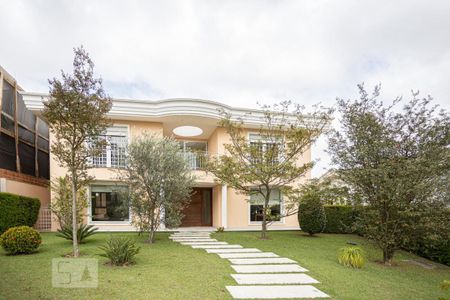 Casa de condomínio à venda com 900m², 5 quartos e sem vaga Casa de condomínio à venda com 900m², 5 quartos e sem vagaFachada