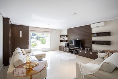 Casa de condomínio à venda com 900m², 5 quartos e sem vaga Casa de condomínio à venda com 900m², 5 quartos e sem vagaSala