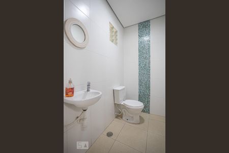 Casa de condomínio à venda com 900m², 5 quartos e sem vaga Casa de condomínio à venda com 900m², 5 quartos e sem vagaBanheiro de Serviço