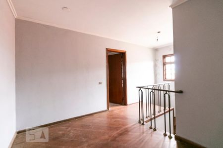 Casa para alugar com 250m², 3 quartos e 8 vagasCorredor