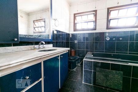 Casa para alugar com 250m², 3 quartos e 8 vagasBanheiro da Suíte 1