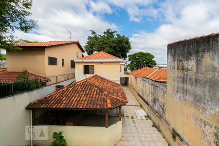 Quintal - Vista de casa à venda com 3 quartos, 250m² em Penha de França, São Paulo