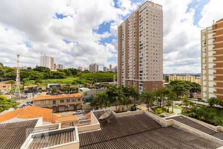 Vista da sala de apartamento à venda com 3 quartos, 100m² em Cambuí, Campinas