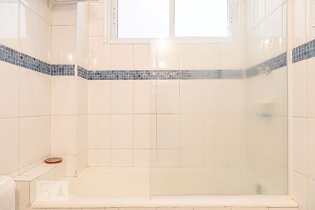 Banheiro de apartamento à venda com 1 quarto, 40m² em República, São Paulo
