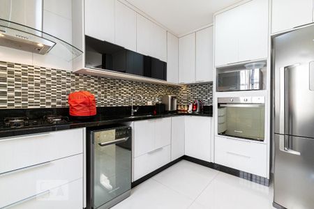 Casa à venda com 190m², 4 quartos e 2 vagas Casa à venda com 190m², 4 quartos e 2 vagasCozinha