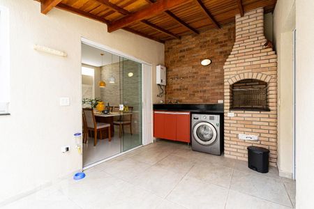 Casa à venda com 190m², 4 quartos e 2 vagas Casa à venda com 190m², 4 quartos e 2 vagasChurrasqueira