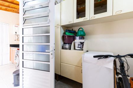 Casa à venda com 190m², 4 quartos e 2 vagas Casa à venda com 190m², 4 quartos e 2 vagasQuarto de Serviço