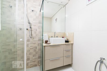 Casa à venda com 190m², 4 quartos e 2 vagas Casa à venda com 190m², 4 quartos e 2 vagasBanheiro da Suíte