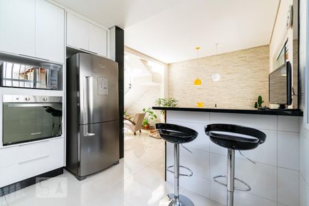 Casa à venda com 190m², 4 quartos e 2 vagas Casa à venda com 190m², 4 quartos e 2 vagasCozinha