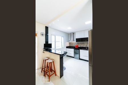 Casa à venda com 190m², 4 quartos e 2 vagas Casa à venda com 190m², 4 quartos e 2 vagasCozinha