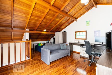 Casa à venda com 190m², 4 quartos e 2 vagas Casa à venda com 190m², 4 quartos e 2 vagasSótão