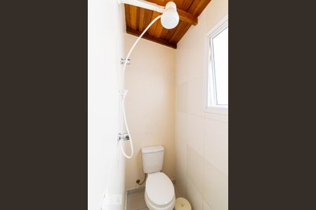 Casa à venda com 190m², 4 quartos e 2 vagas Casa à venda com 190m², 4 quartos e 2 vagasBanheiro de Serviço