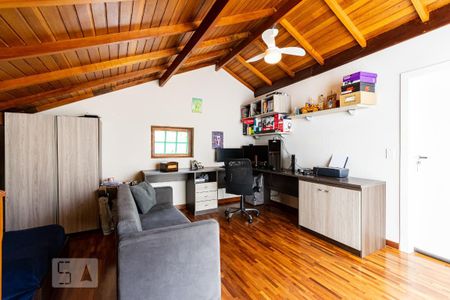 Casa à venda com 190m², 4 quartos e 2 vagas Casa à venda com 190m², 4 quartos e 2 vagasSótão