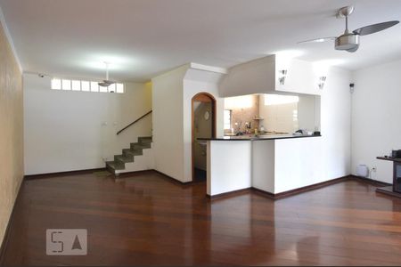 Sala de casa à venda com 3 quartos, 193m² em Vila Prudente, São Paulo