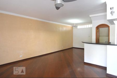 Sala de casa à venda com 3 quartos, 193m² em Vila Prudente, São Paulo