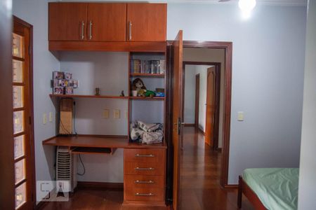 Casa à venda com 562m², 5 quartos e 4 vagasQuarto 1