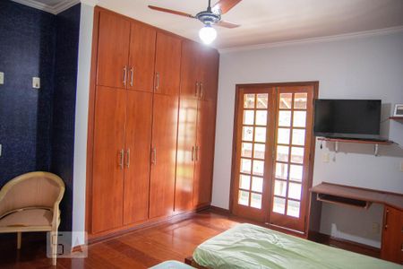 Casa à venda com 562m², 5 quartos e 4 vagasQuarto 2 - Suíte