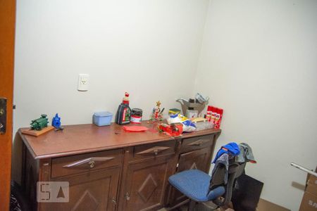 Casa à venda com 562m², 5 quartos e 4 vagasQuarto de Serviço