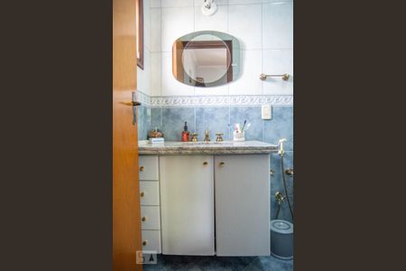 Casa à venda com 562m², 5 quartos e 4 vagasBanheiro da Suíte