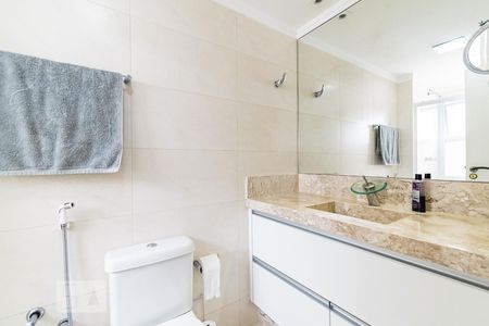 Apartamento à venda com 136m², 4 quartos e 2 vagasBanheiro da Suíte