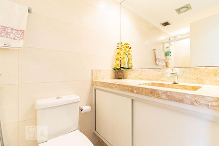 Apartamento à venda com 136m², 4 quartos e 2 vagasBanheiro 