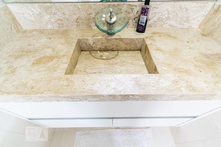 Apartamento à venda com 136m², 4 quartos e 2 vagasBanheiro da Suíte