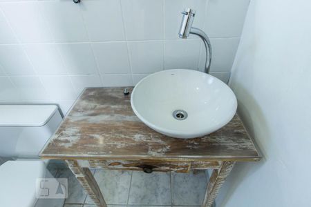 Apartamento à venda com 53m², 2 quartos e 1 vaga Apartamento à venda com 53m², 2 quartos e 1 vagaBanheiro