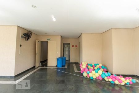 Apartamento à venda com 53m², 2 quartos e 1 vaga Apartamento à venda com 53m², 2 quartos e 1 vagaÁrea comum - Salão de festas
