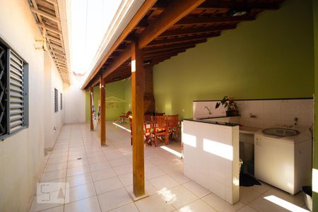 Casa à venda com 256m², 4 quartos e 3 vagasChurrasqueira