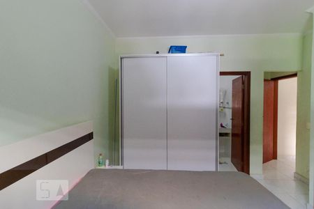 Casa à venda com 256m², 4 quartos e 3 vagasSuíte 02