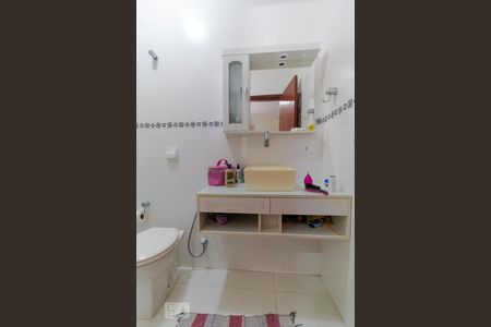 Casa à venda com 256m², 4 quartos e 3 vagasBanheiro da Suíte 02
