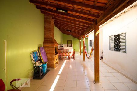 Casa à venda com 256m², 4 quartos e 3 vagasChurrasqueira