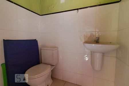 Casa à venda com 256m², 4 quartos e 3 vagasBanheiro 02