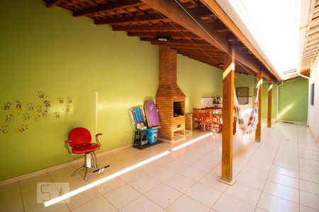 Casa à venda com 256m², 4 quartos e 3 vagasChurrasqueira