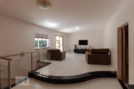 Casa à venda com 256m², 4 quartos e 3 vagasSalas